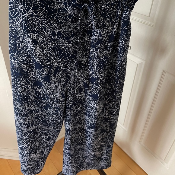 H&M jumpsuits. Just tried it, didn't wear it out - Picture 5 of 6